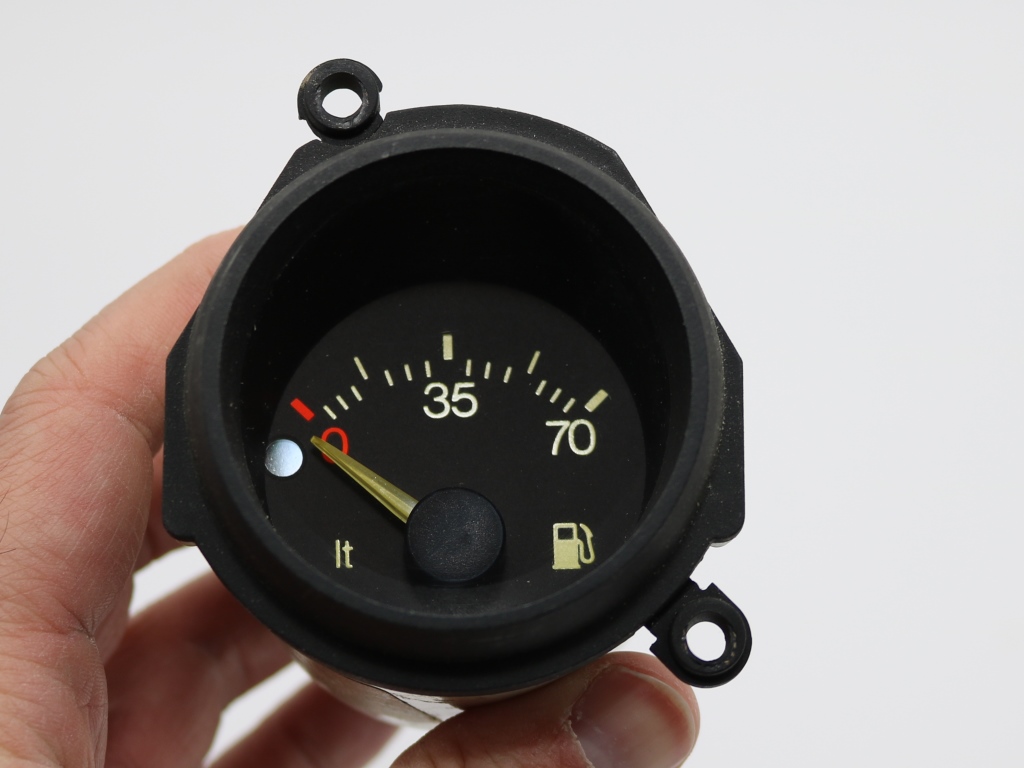 Lancia Thema 8.32 Benzinanzeige